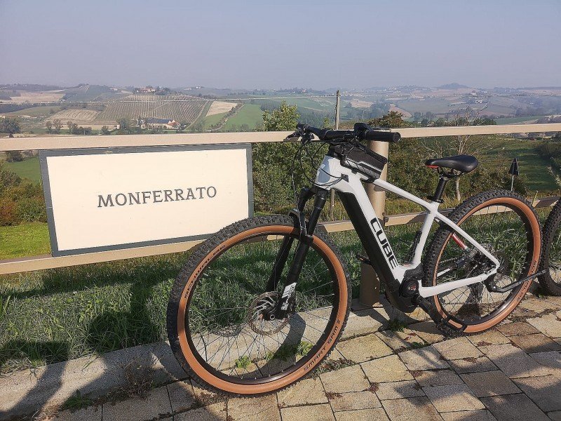 ALERAMO IL BIALBERO E GLI INFERNOT - BIKE TOUR (feat. LA STRADA DEI VINI E DEI SAPORI DEL GRAN MONFERRATO)